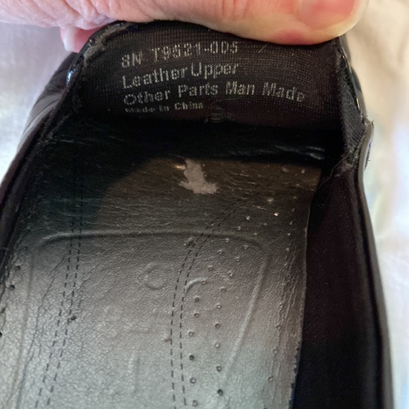 Trotters patent leather alligator-style loafers 8N - Picture 6 of 7